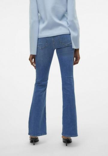 Клешеные джинсы