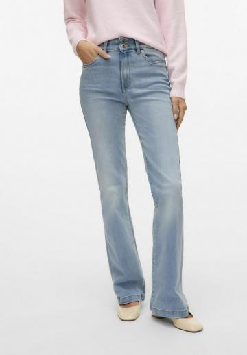 Клешеные джинсы