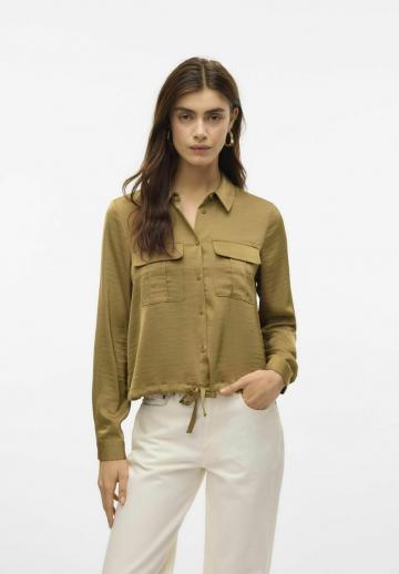 Куртка с накладнымит карманами