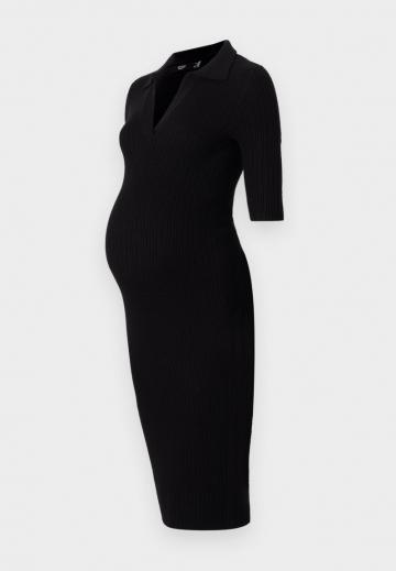 Вязаное платье