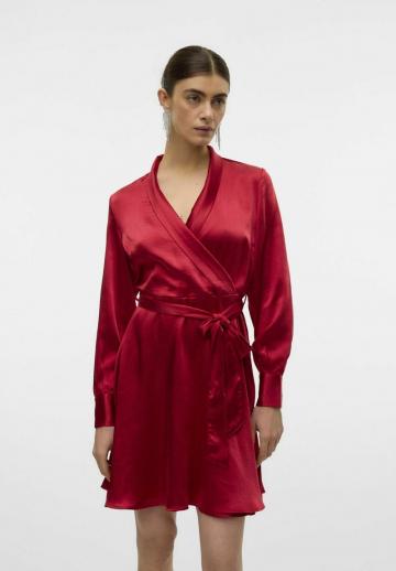 Короткое платье