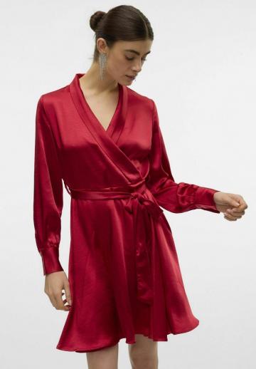 Короткое платье