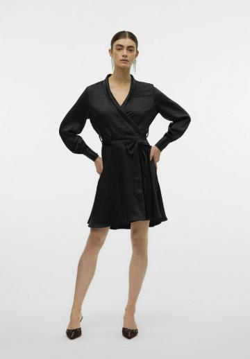 Короткое платье