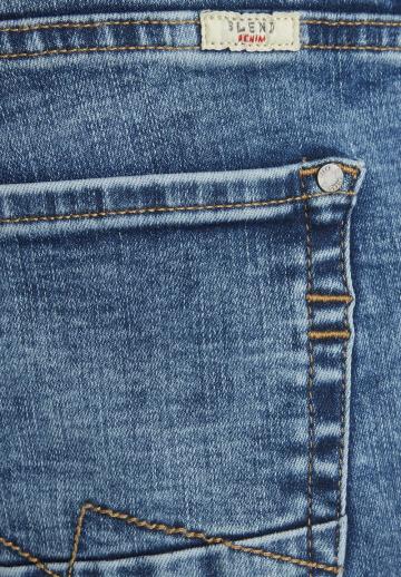 Узкие джинсы