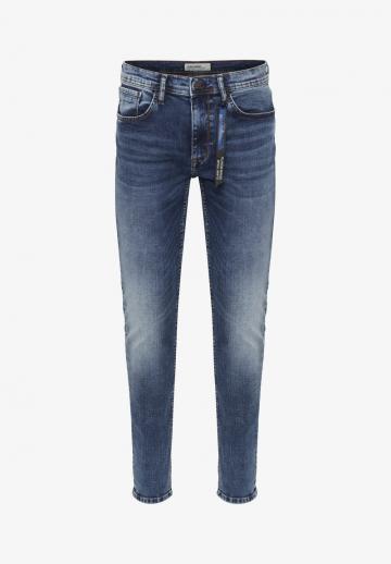 Узкие джинсы