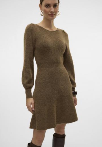 Вязаное платье