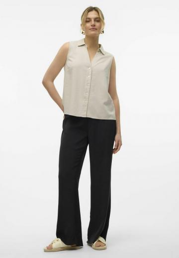 Блузка без рукавов
