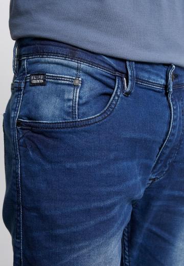 Узкие джинсы