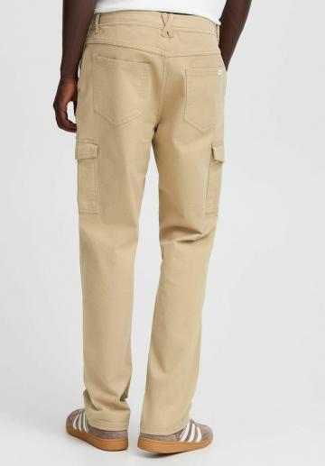 Брюки с накладными карманами