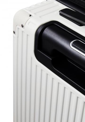 Чемодан на колесах