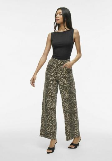 Клешеные джинсы