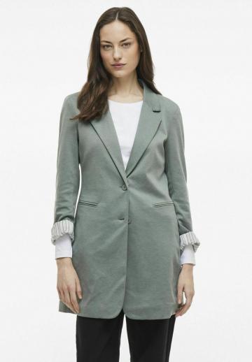 Короткое пальто