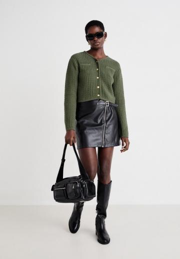 Вязаная кофта