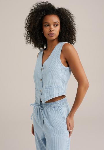 Джинсовая жилетка