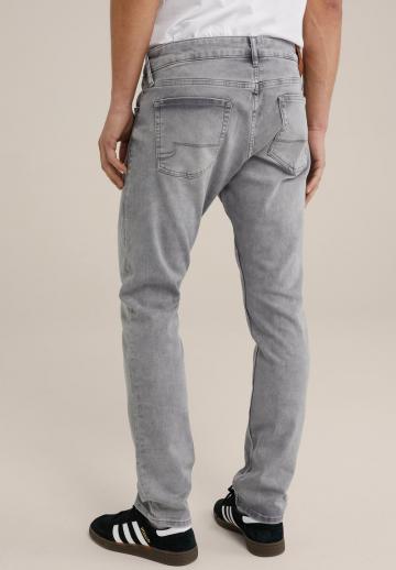 Узкие джинсы