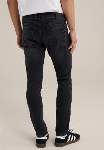 Узкие джинсы