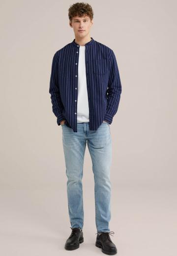 Узкие джинсы