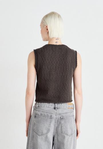 Джинсовая жилетка