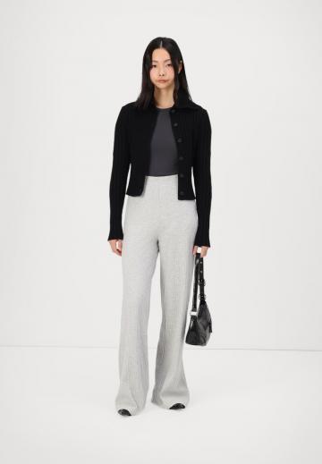 Вязаный жилет