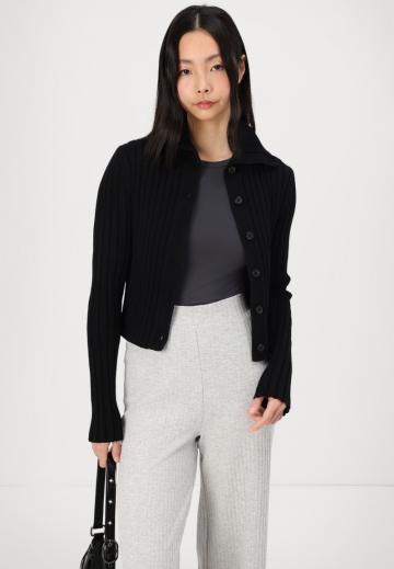 Вязаный жилет