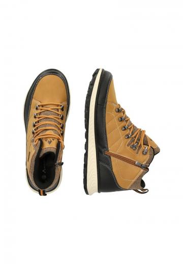 Походные кроссовки