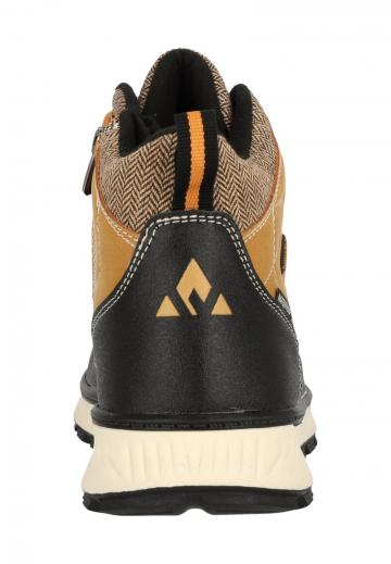 Походные кроссовки