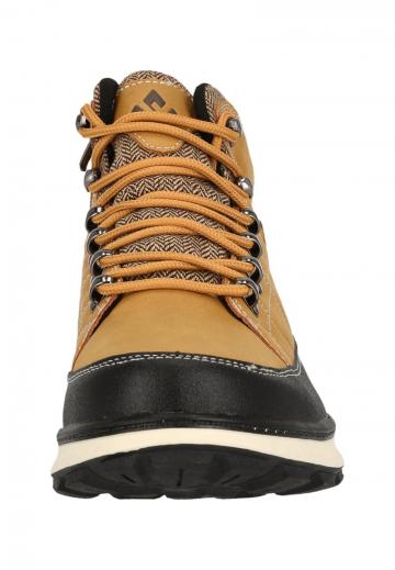 Походные кроссовки