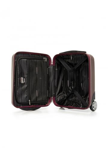 Чемодан на колесах