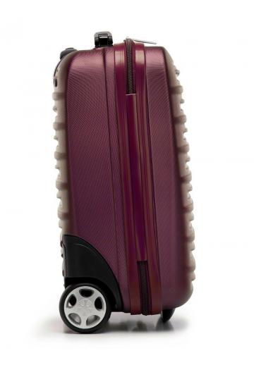 Чемодан на колесах