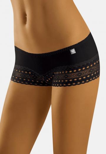 Трусы на бедрах