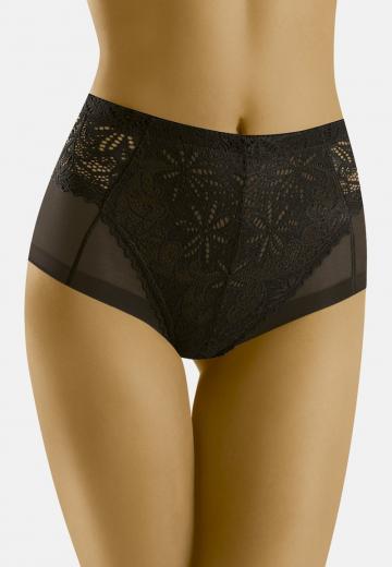 Трусы на бедрах