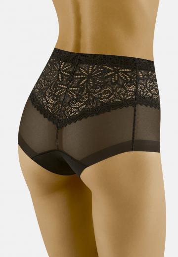 Трусы на бедрах