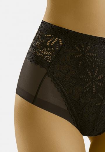 Трусы на бедрах