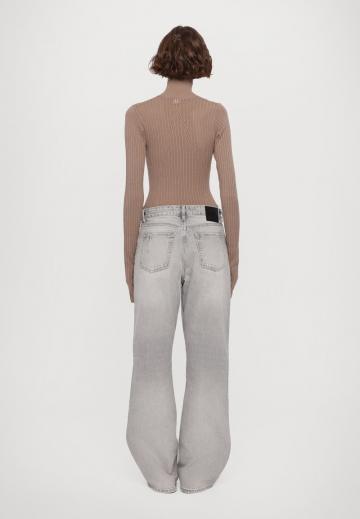 Джинсы бойфренда