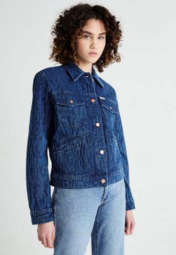 Джинсовая куртка
