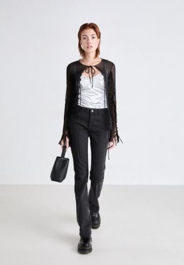 Клешеные брюки