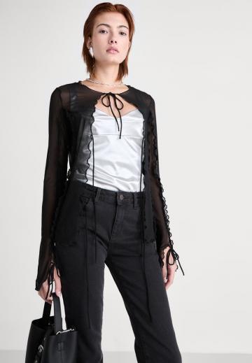 Клешеные брюки