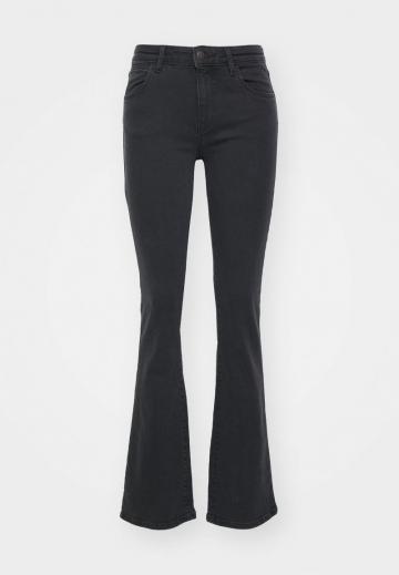 Клешеные брюки