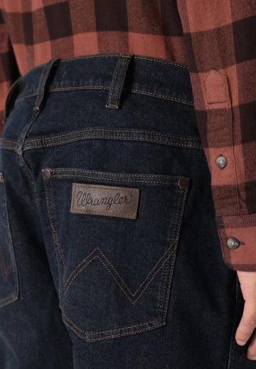 Прямые джинсы