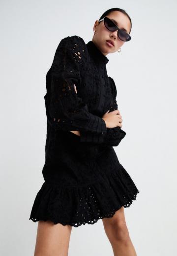 Короткое платье