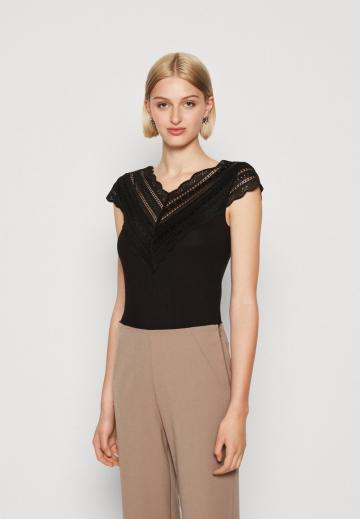 Кружевная блузка