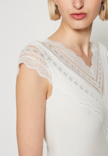 Кружевная блузка