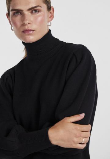 Вязаное платье