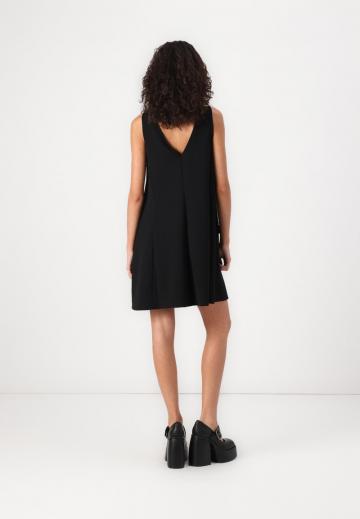 Короткое платье