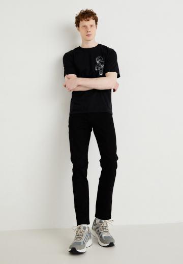 Узкие джинсы