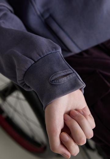 Пуловер с капюшоном