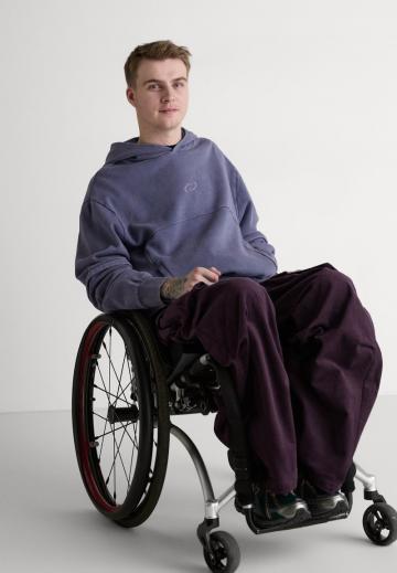 Пуловер с капюшоном