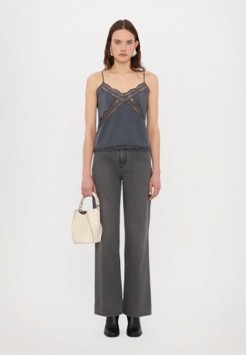 Джинсы бойфренда