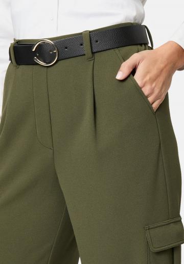 Брюки с накладными карманами