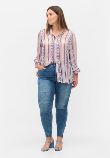 Узкие джинсы